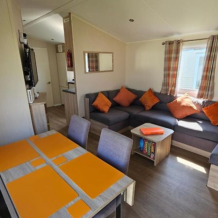 Kp Holiday Home Corton  Buitenkant foto
