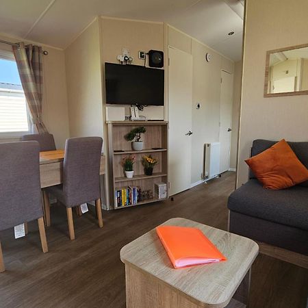 Kp Holiday Home Corton  Buitenkant foto